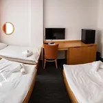 Hotel Lednacek فندق