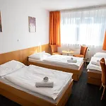 Hotel Lednacek اوسترافا