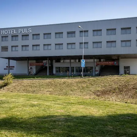 فندق Hotel Lednacek 3*