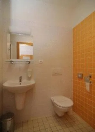 Hotel Lednacek فندق 3*